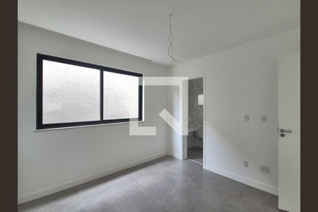 Casa de condomínio à venda com 300m², 5 quartos e 2 vagasQuarto 4