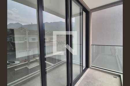 Casa de condomínio à venda com 300m², 5 quartos e 2 vagasVaranda - Quarto 2