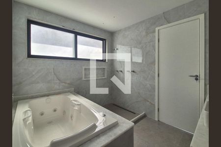 Casa de condomínio à venda com 300m², 5 quartos e 2 vagasBanheiro - Quarto 2