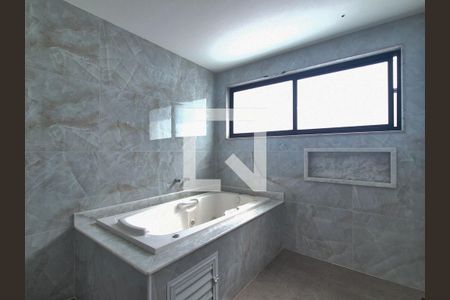 Casa de condomínio à venda com 300m², 5 quartos e 2 vagasBanheiro - Quarto 2