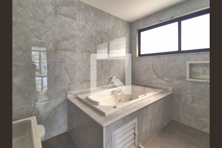 Casa de condomínio à venda com 300m², 5 quartos e 2 vagasBanheiro - Quarto 2