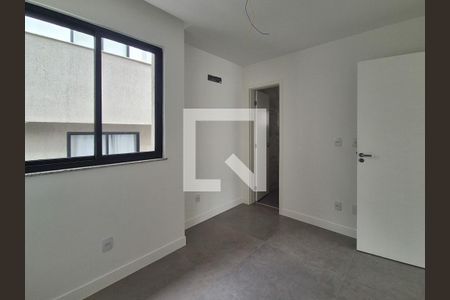 Casa de condomínio à venda com 300m², 5 quartos e 2 vagasQuarto 3