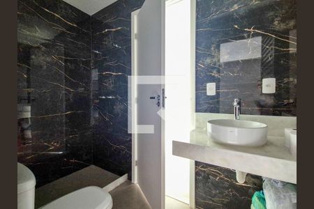 Casa de condomínio à venda com 300m², 5 quartos e 2 vagasBanheiro 2