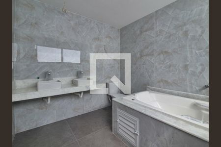 Casa de condomínio à venda com 300m², 5 quartos e 2 vagasBanheiro - Quarto 2