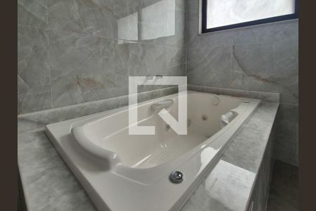 Casa de condomínio à venda com 300m², 5 quartos e 2 vagasBanheiro - Quarto 2