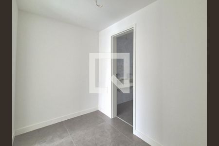 Casa de condomínio à venda com 300m², 5 quartos e 2 vagasQuarto 2