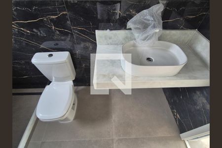 Casa de condomínio à venda com 300m², 5 quartos e 2 vagasBanheiro