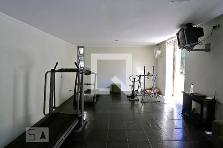 Apartamento à venda com 124m², 3 quartos e 2 vagas Apartamento à venda com 124m², 3 quartos e 2 vagasÁrea comum - Academia