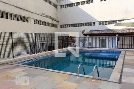 Apartamento à venda com 124m², 3 quartos e 2 vagas Apartamento à venda com 124m², 3 quartos e 2 vagasÁrea comum - Piscina