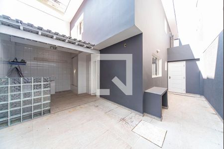 Casa para alugar com 136m², 3 quartos e 2 vagasQuintal Fundos