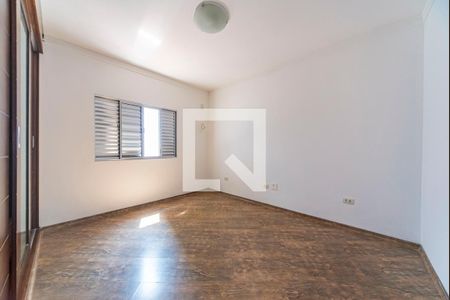 Casa para alugar com 136m², 3 quartos e 2 vagasSuíte