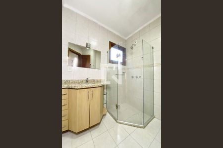 Casa à venda com 215m², 3 quartos e 2 vagasBanheiro 2