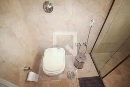 Apartamento à venda com 250m², 4 quartos e 3 vagasBanheiro da Suíte 1