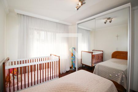 Apartamento à venda com 250m², 4 quartos e 3 vagasQuarto 2