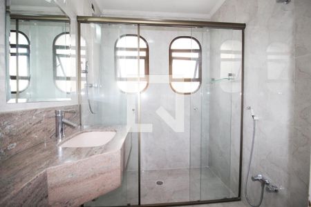 Apartamento à venda com 250m², 4 quartos e 3 vagasBanheiro da Suíte 2