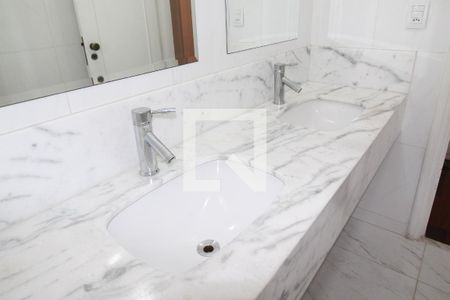 Apartamento à venda com 250m², 4 quartos e 3 vagasBanheiro