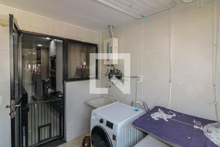 Apartamento à venda com 226m², 3 quartos e 2 vagas Apartamento à venda com 226m², 3 quartos e 2 vagasÁrea de Serviço