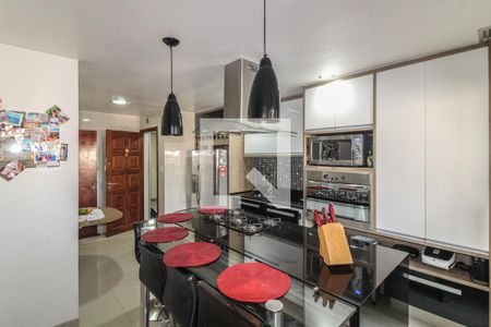 Apartamento à venda com 226m², 3 quartos e 2 vagas Apartamento à venda com 226m², 3 quartos e 2 vagasCozinha