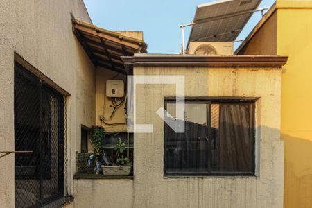 Apartamento à venda com 226m², 3 quartos e 2 vagas Apartamento à venda com 226m², 3 quartos e 2 vagasÁrea de Serviço - Vista placa fotovotaica