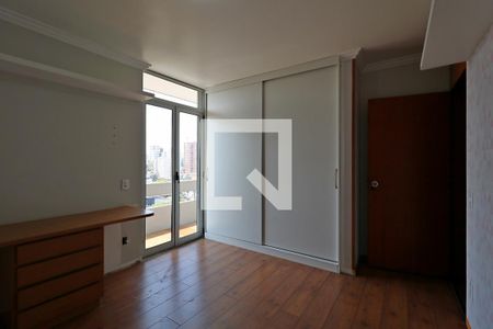 Apartamento à venda com 205m², 3 quartos e 2 vagasQuarto 2