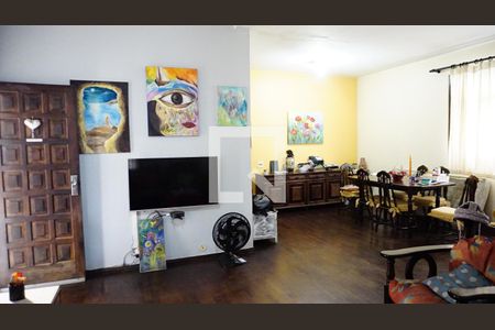 Casa à venda com 450m², 5 quartos e 4 vagasSala