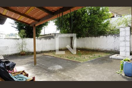 Casa à venda com 450m², 5 quartos e 4 vagasQuintal de Fundos