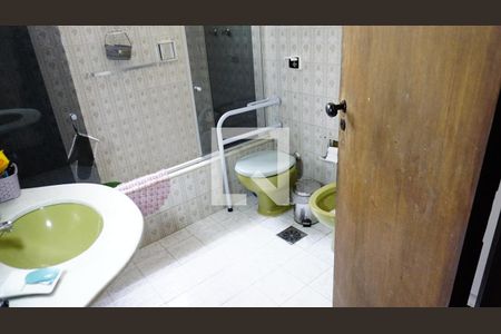 Casa à venda com 450m², 5 quartos e 4 vagasBanheiro Social