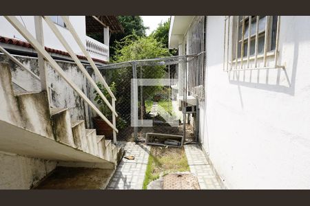 Casa à venda com 450m², 5 quartos e 4 vagasQuintal Lateral