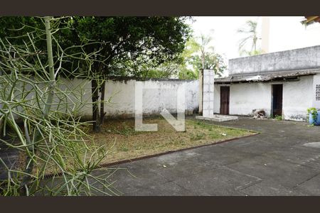 Casa à venda com 450m², 5 quartos e 4 vagasQuintal de Fundos