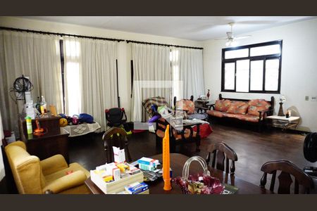 Casa à venda com 450m², 5 quartos e 4 vagasSala