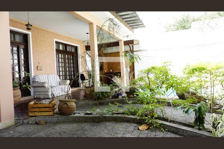 Casa à venda com 450m², 5 quartos e 4 vagasVaranda - Frente Casa