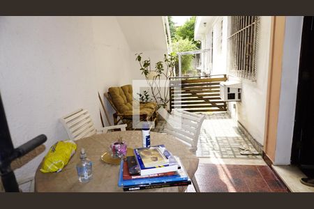 Casa à venda com 450m², 5 quartos e 4 vagasQuintal Lateral