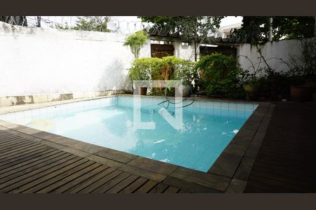 Casa à venda com 450m², 5 quartos e 4 vagasPiscina