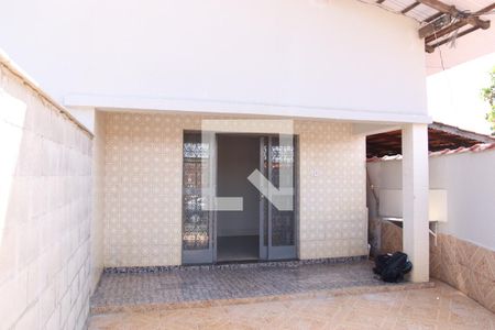 Casa para alugar com 50m², 2 quartos e 1 vagaQuintal