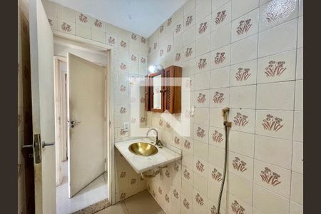 Apartamento à venda com 80m², 2 quartos e 1 vagaBanheiro da suíte