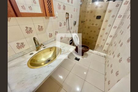 Apartamento à venda com 80m², 2 quartos e 1 vagaBanheiro da suíte 