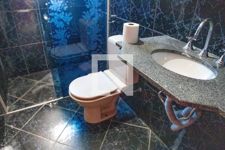 Casa à venda com 105m², 2 quartos e sem vaga Casa à venda com 105m², 2 quartos e sem vagaBanheiro social