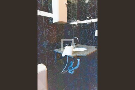 Casa à venda com 105m², 2 quartos e sem vaga Casa à venda com 105m², 2 quartos e sem vagaBanheiro social