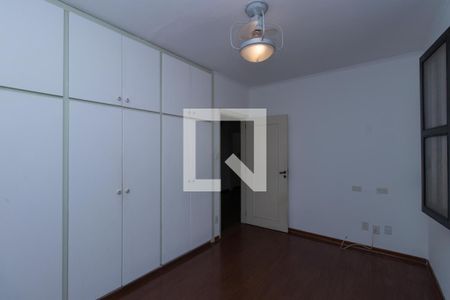 Casa para alugar com 540m², 6 quartos e 4 vagas Casa para alugar com 540m², 6 quartos e 4 vagasQuarto 1