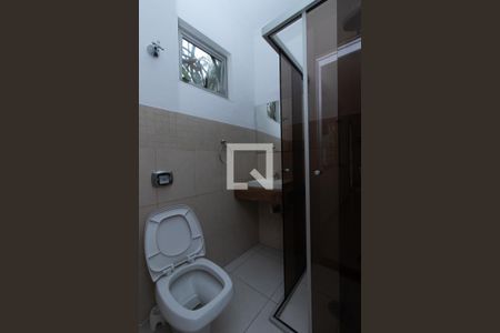 Casa para alugar com 540m², 6 quartos e 4 vagas Casa para alugar com 540m², 6 quartos e 4 vagasBanheiro