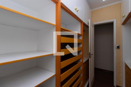 Casa para alugar com 540m², 6 quartos e 4 vagas Casa para alugar com 540m², 6 quartos e 4 vagasCloset da suíte 3