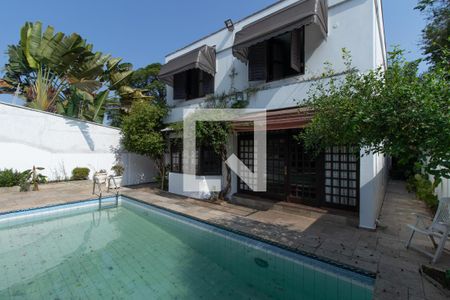 Casa para alugar com 540m², 6 quartos e 4 vagas Casa para alugar com 540m², 6 quartos e 4 vagasPiscina