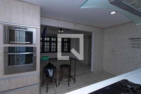 Casa para alugar com 540m², 6 quartos e 4 vagas Casa para alugar com 540m², 6 quartos e 4 vagasCozinha