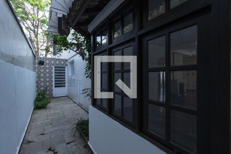 Casa para alugar com 540m², 6 quartos e 4 vagas Casa para alugar com 540m², 6 quartos e 4 vagasCorredor