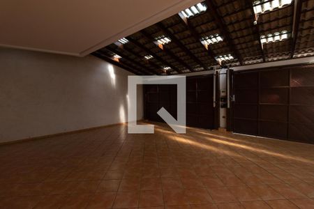 Casa para alugar com 540m², 6 quartos e 4 vagas Casa para alugar com 540m², 6 quartos e 4 vagasGaragem