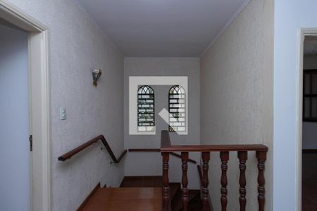 Casa para alugar com 540m², 6 quartos e 4 vagas Casa para alugar com 540m², 6 quartos e 4 vagasHall da escada