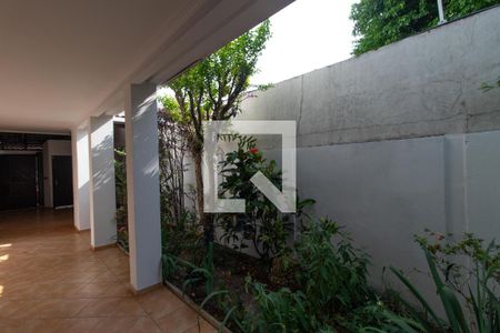 Casa para alugar com 540m², 6 quartos e 4 vagas Casa para alugar com 540m², 6 quartos e 4 vagasEntrada