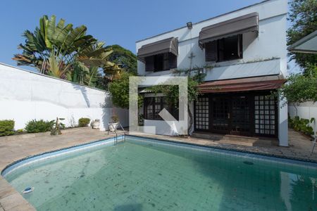 Casa para alugar com 540m², 6 quartos e 4 vagas Casa para alugar com 540m², 6 quartos e 4 vagasPiscina