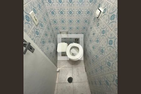 Casa à venda com 140m², 3 quartos e 4 vagasBanheiro de serviço