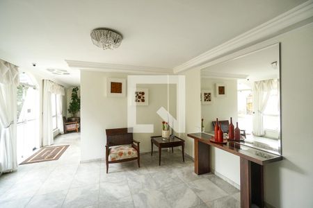 Apartamento à venda com 67m², 2 quartos e 1 vaga Apartamento à venda com 67m², 2 quartos e 1 vagaHall social